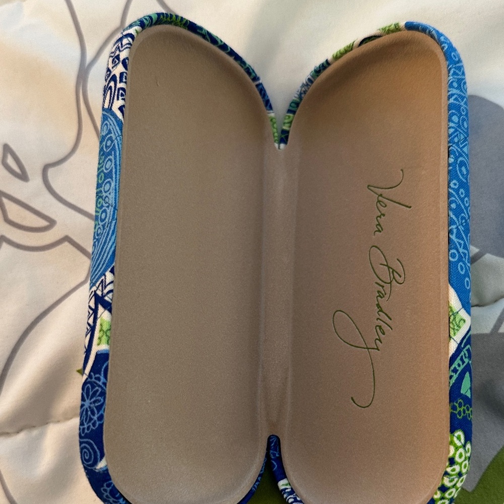 Never used Vera Bradley hard shell eyeglass case - Picture 5 of 5